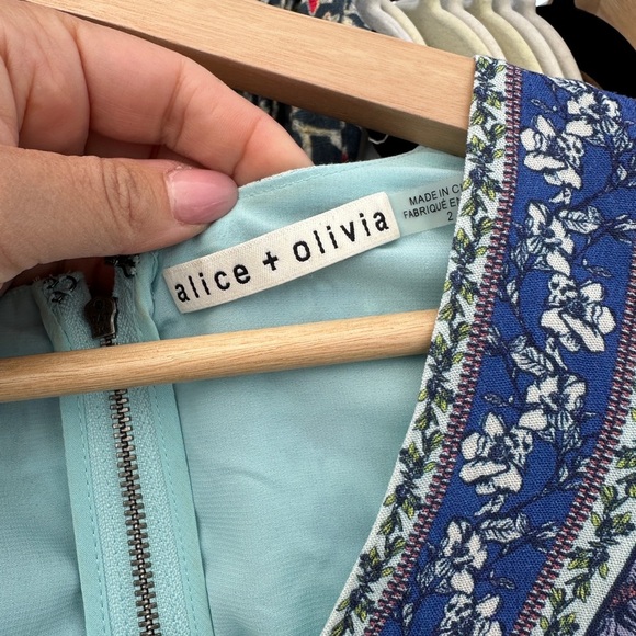 Alice + Olive floral dress - Picture 2 of 2